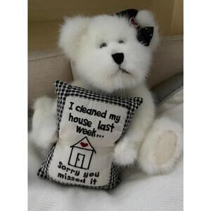 BOYDS BEARS DUSTY ROOM, RAZZ BEARY WHITE BEAR, 8", #903210, NWOT